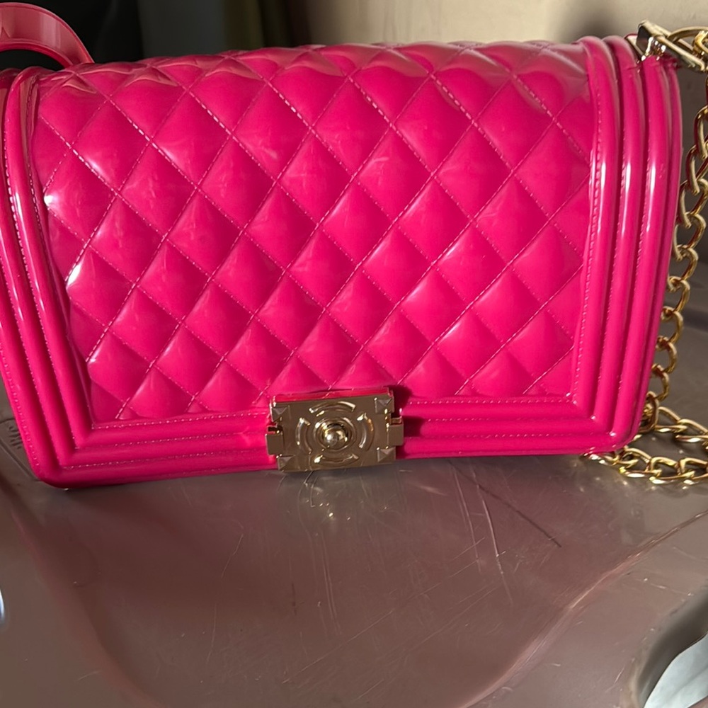 Elegant Pink Quilted Shoulder Bag with Chain Strap